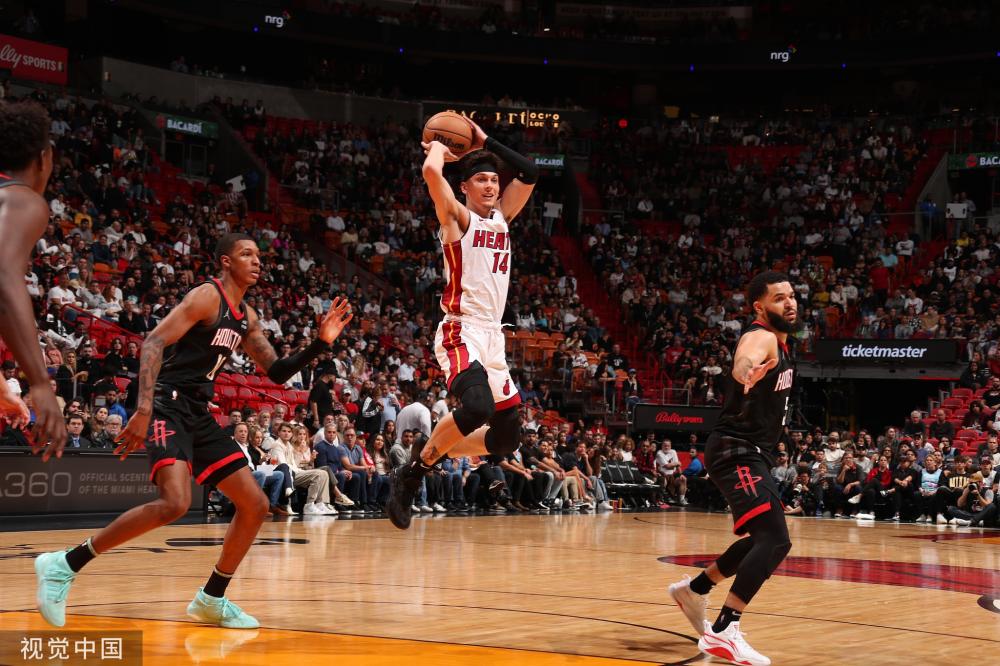 看台上出现 看台上出现